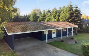 Pet Friendly Home In Væggerløse With Sauna, Bogø By